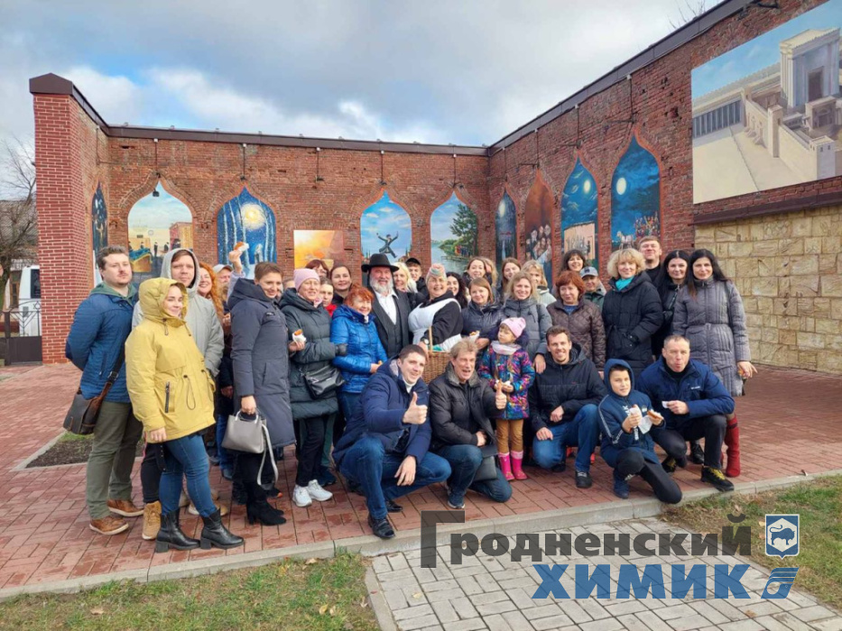 Накануне Дня Октябрьской революции профсоюзный комитет филиала «Завод Химволокно» организовал экскурсионную поездку