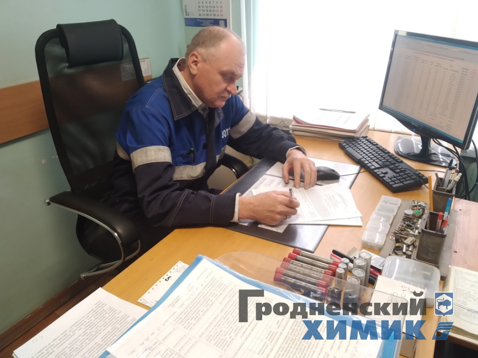 Виктор Хмелевский