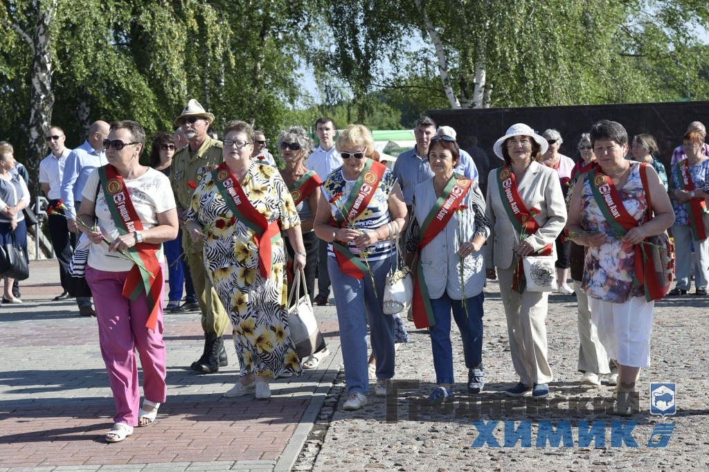 _DSC8001_cr.jpg