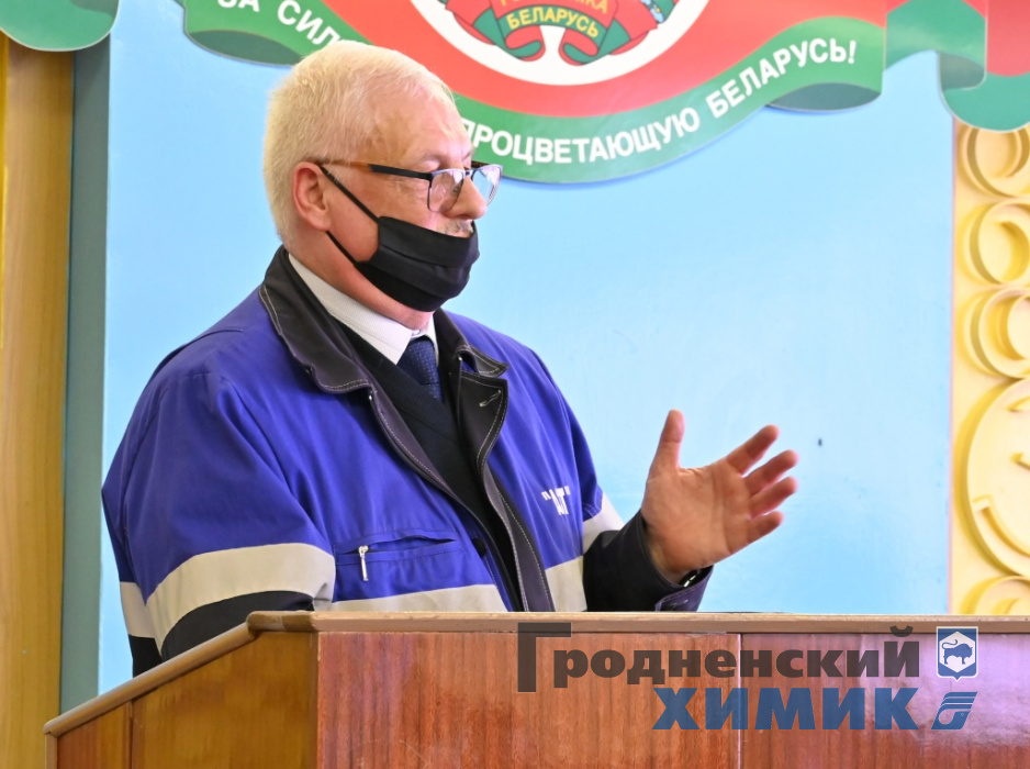 DSC_2090_cr.jpg