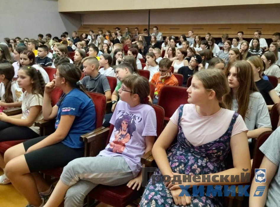 В детском лагере «Купалинка» УП «АзотСервис» побывал Андрей Есин