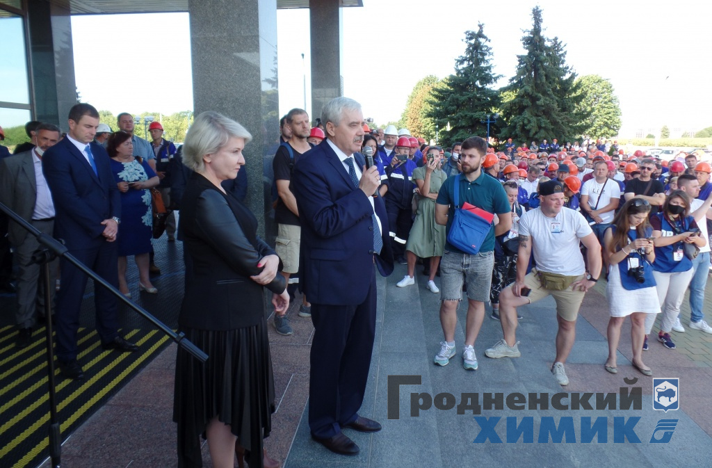 SAM_4872_cr.jpg