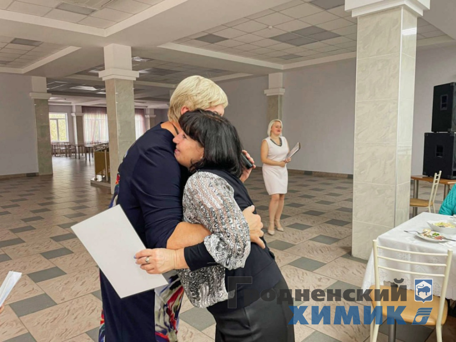 В филиале «Завод Химволокно» поздравили ветеранов труда с Международным днём пожилых людей