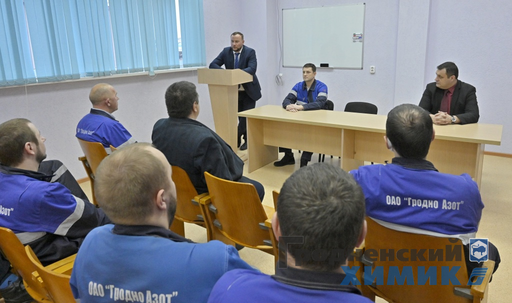 _DSC4084_cr.jpg