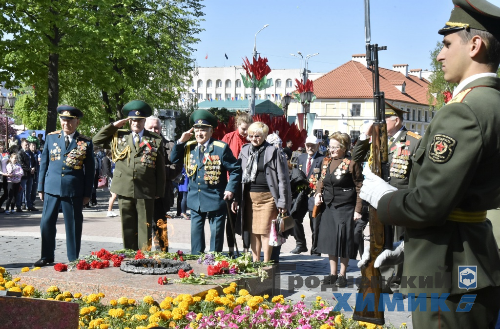_DSC2398_cr.jpg