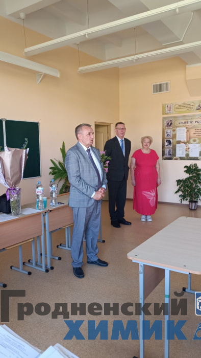 В кузницу кадров — на госэкзамен: как филиал «Завод Химволокно» решил поддержать выпускников .jpg На экзаменизображение_viber_2024-06-26_14-42-18-147.jpg