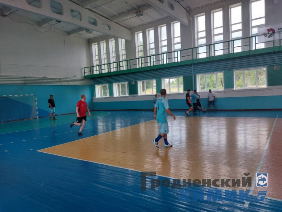 Команды «Азот Рем Строя» и цеха карбамид-2 играют свой первый матч 