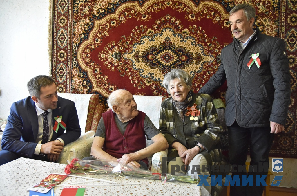 _DSC2561_cr.jpg