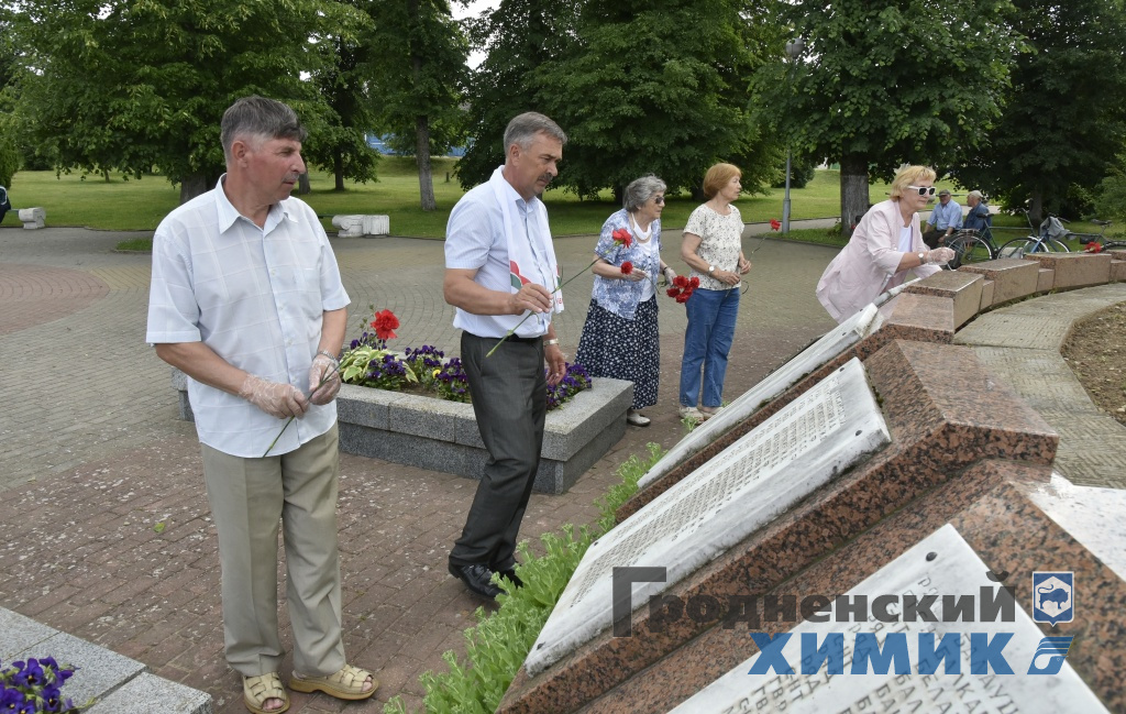 _DSC3099_cr.jpg