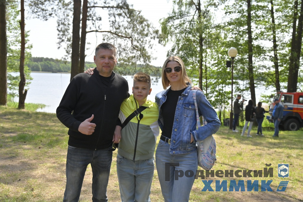 День химика отметили на заводской турбазе