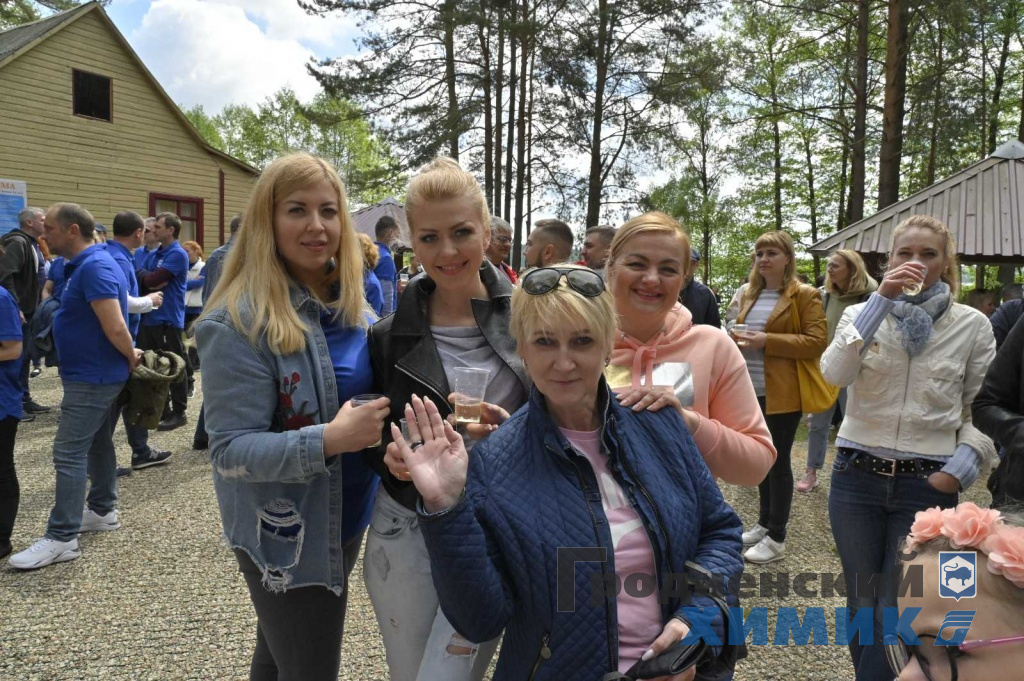 IMG-d2c67aa6b705cc2bcdf6426734763cd1-V.jpg