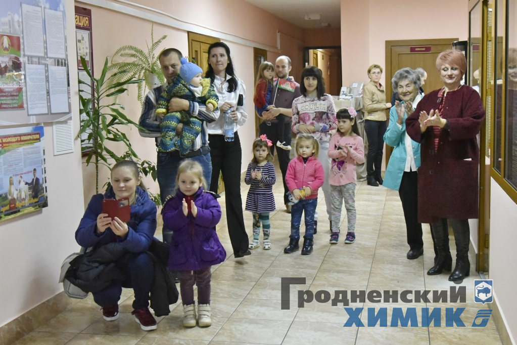 _DSC0690_cr.jpg