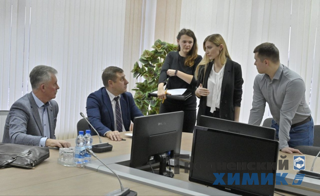 Белорусский политолог Виктор Ватыль встретился с активом СМР ОАО «Гродно Азот»