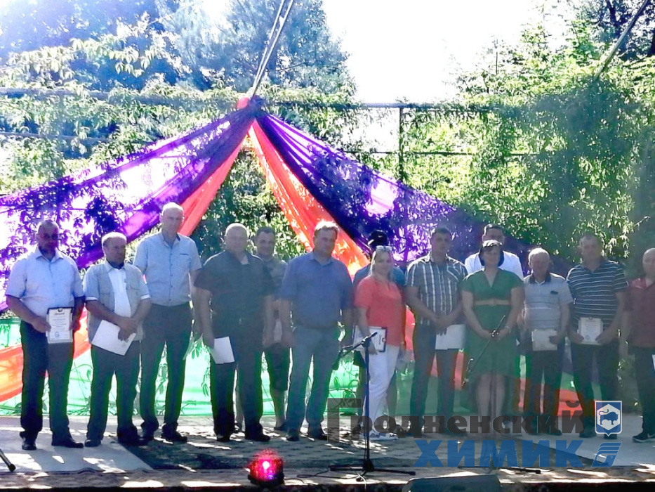 Работники СУП «Лаздуны-Агро» отмечены наградами по итогам весенне-полевых работ