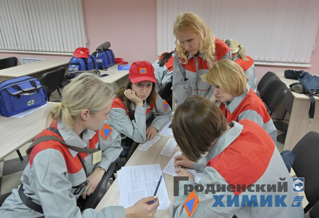 Санитарная дружина гражданской обороны ОАО «Гродно Азот» приняла участие в соревнованиях среди санитарных формирований города