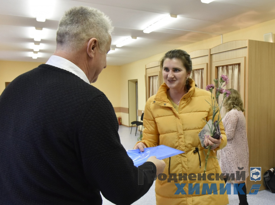 _DSC0400_cr.jpg